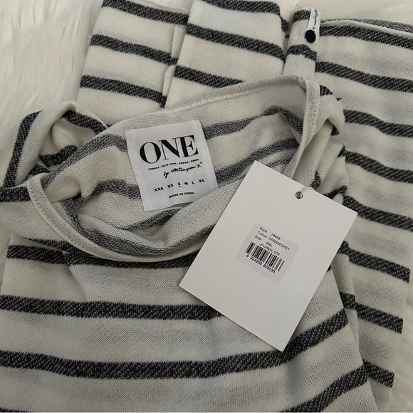 One Teaspoon Stripe Long Sleeve Journal Top in Black/Cream Size Small - Picture 7 of 8